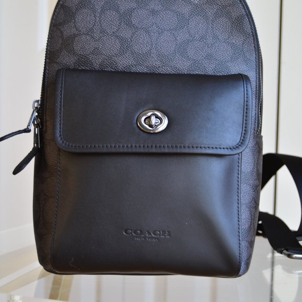 Coach  CAJ92 Turnlock Sling Pack In Signature Canvas - Picture 3 of 16